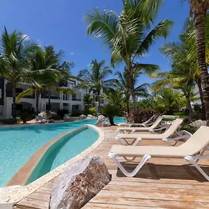 https://climate-apartment-overlooking-the-pool.comcaribbean.com
